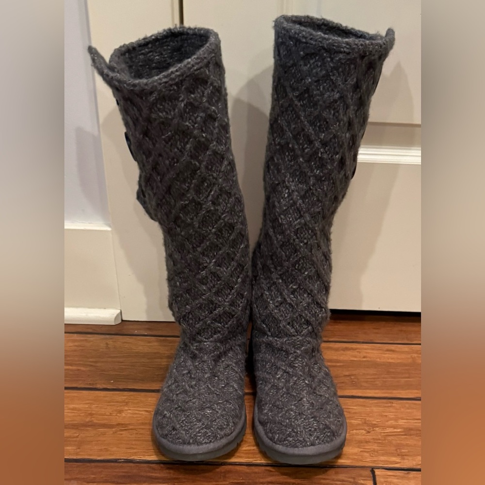 UGG Lattice Sheepskin Knit Tall Gray Size 6 Boots